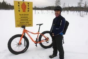 Fat biking at Finland border ()