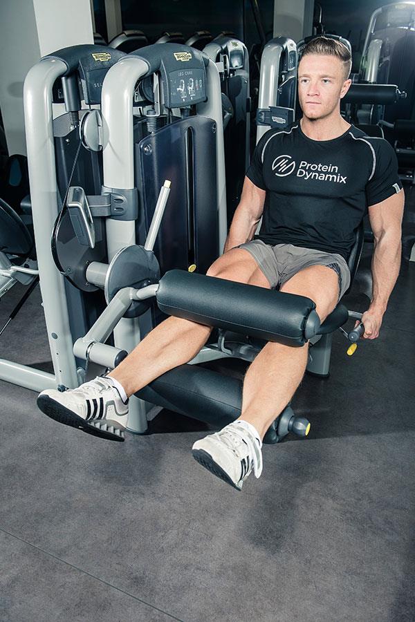 Alex Davies hamstring curls leg workout for FS Magazine ()
