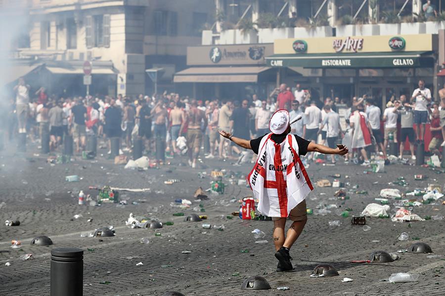 Euro 2016 england fans mess ()