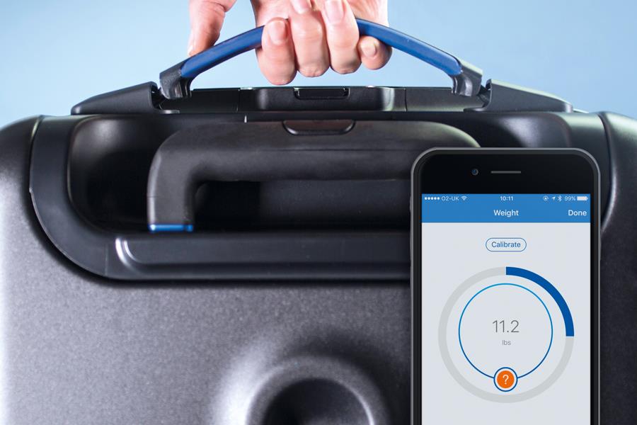 Self-weighing suitcase bluesmart ()