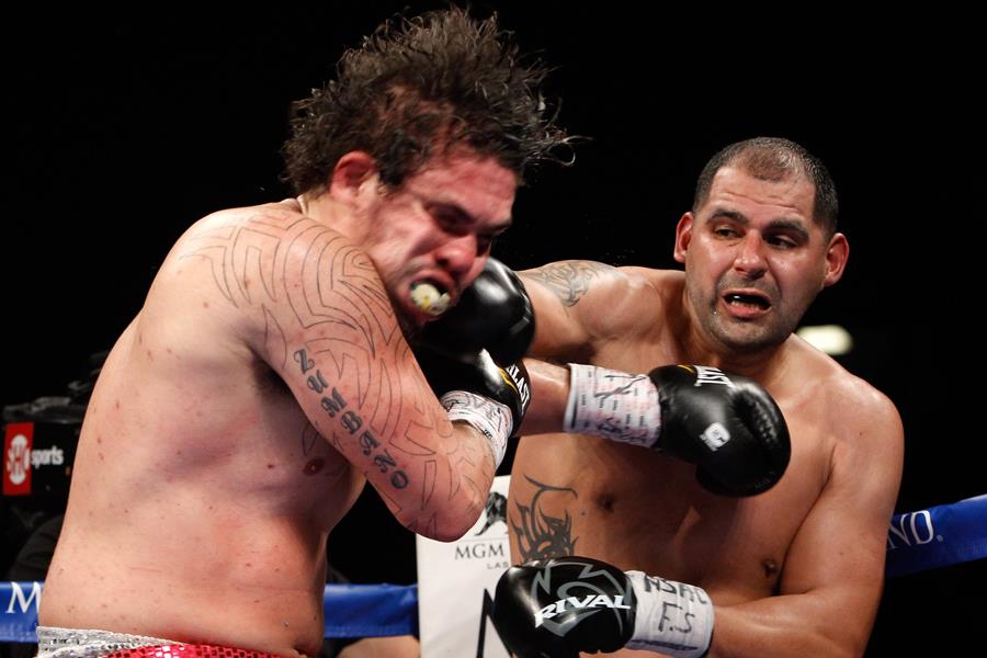 Eric Molina vs. Zumbano Love ()